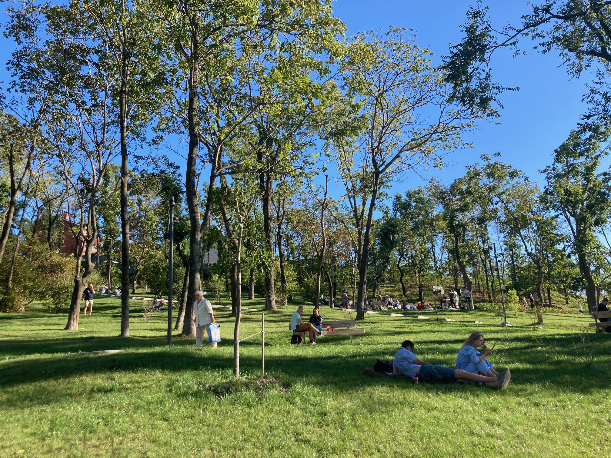 ウラジオストクにあるナゴルニ・パークの芝生