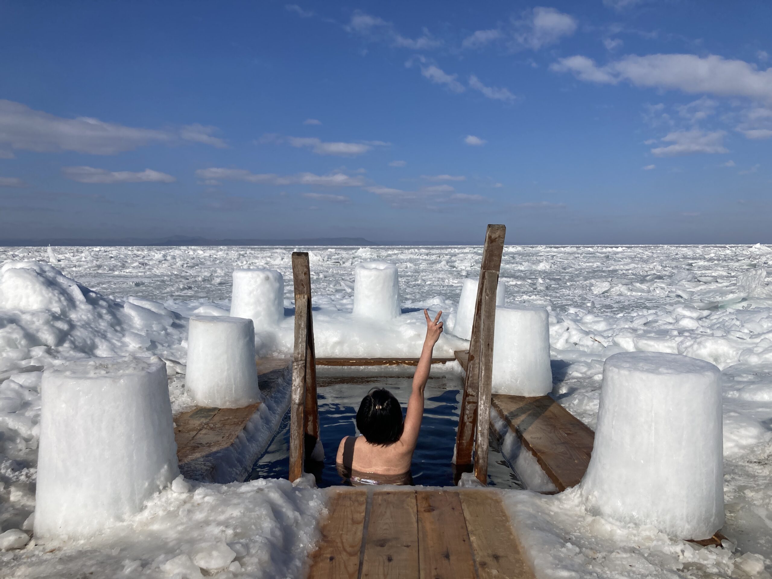 【バーニャ体験記③】凍った海にダイブ！ウラジオストクの絶景サウナ
